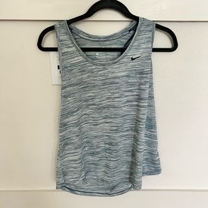 nike running tank top size medium. looks the same as when i bought it.